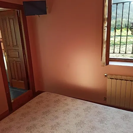 Casa Aldea Castanos * Triongo