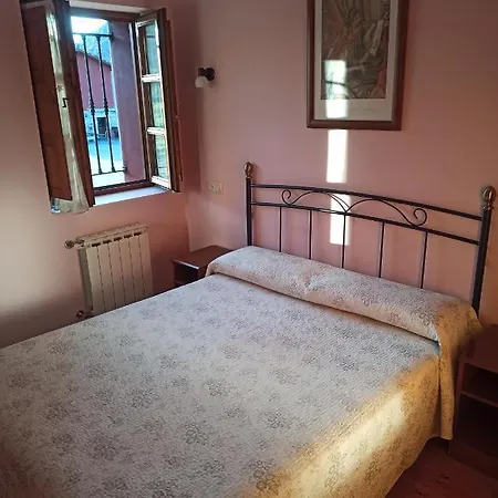 Casa Aldea Castanos *