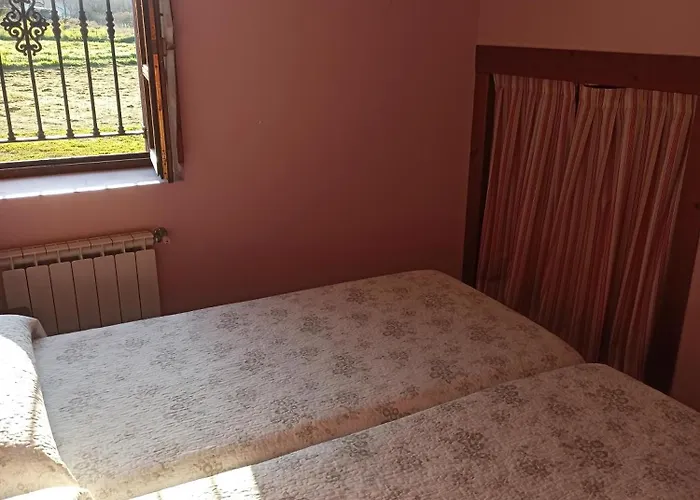 Casa Aldea Castanos بيت ريفي